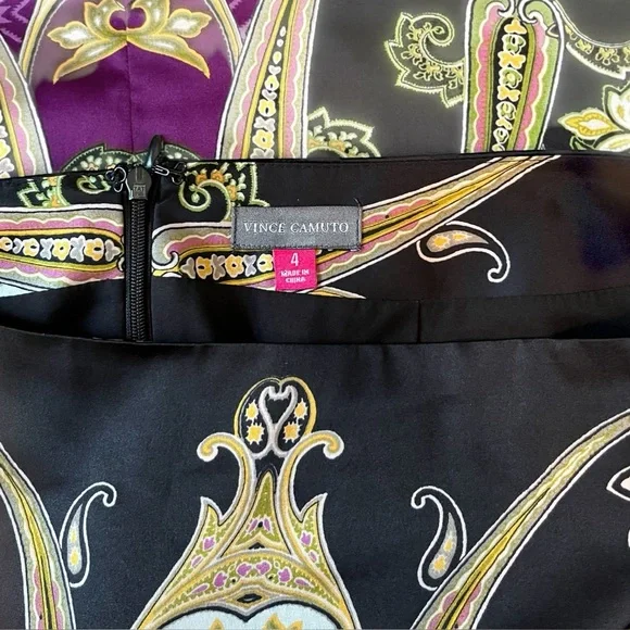 Vince Camuto Skirt.Baroque Paisley Print. Lined. Zip Up Back. Size 4 - Picture 2 of 6